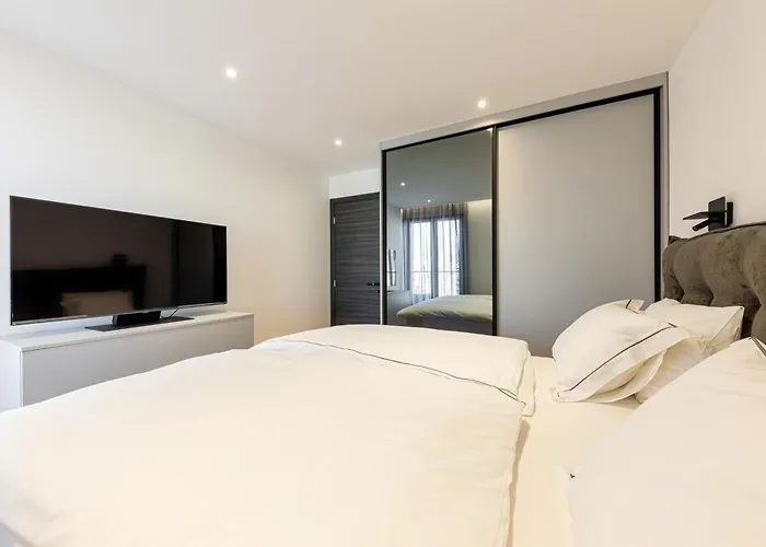 Ballerina-luxury & Modern, Sea View, Private Garage Parking, Eeasy Access To & Old Town Apartment