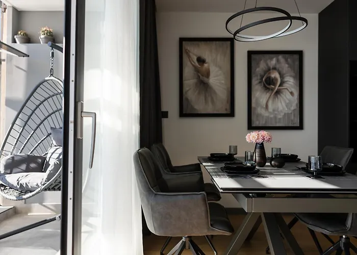 Apartment Ballerina-luxury & Modern, Sea View, Private Garage Parking, Eeasy Access To & Old Town Split