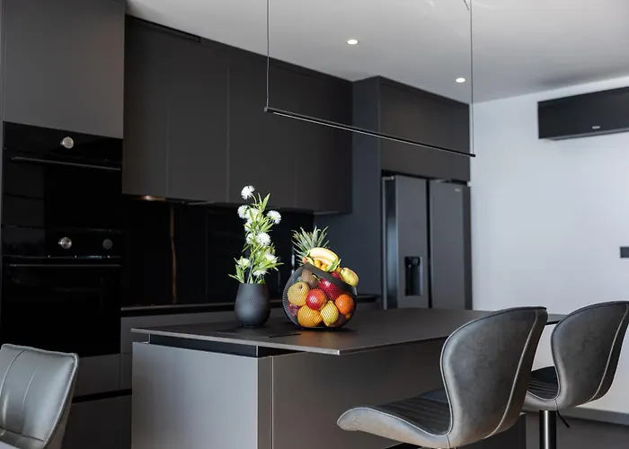 Ballerina-luxury & Modern, Sea View, Private Garage Parking, Eeasy Access To & Old Town