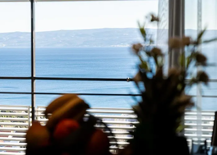 Apartment Ballerina-luxury & Modern, Sea View, Private Garage Parking, Eeasy Access To & Old Town Split