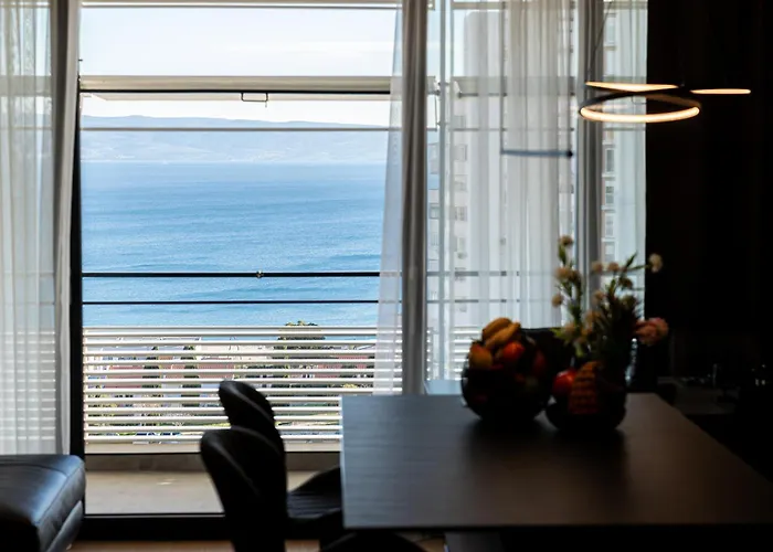 Apartment Ballerina-luxury & Modern, Sea View, Private Garage Parking, Eeasy Access To & Old Town Split