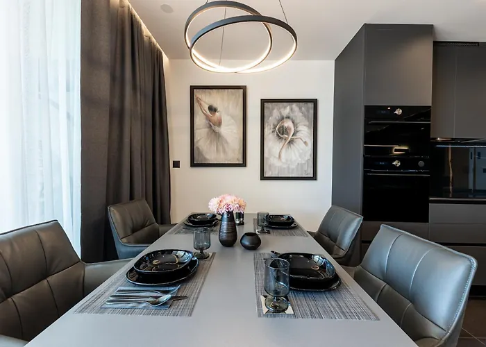 Apartment Ballerina-luxury & Modern, Sea View, Private Garage Parking, Eeasy Access To & Old Town *